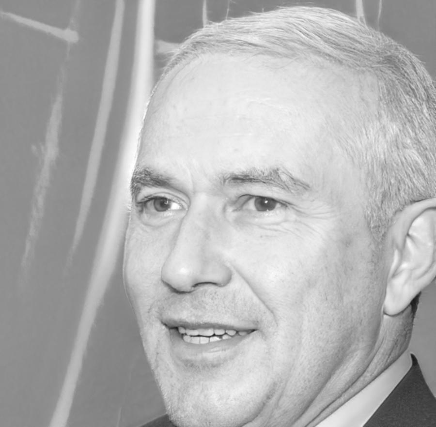 Finanzexperte Thorsten Waldmann bei der Kundenberatung